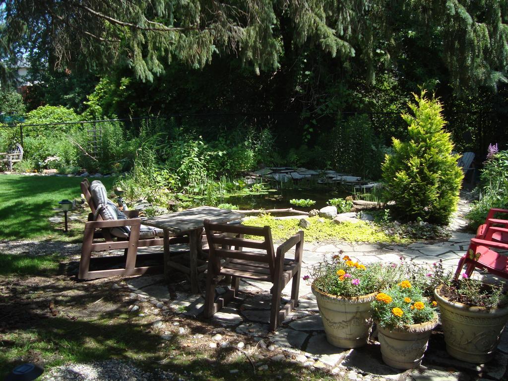 Paddington Place Bed & Breakfast Ошава Экстерьер фото
