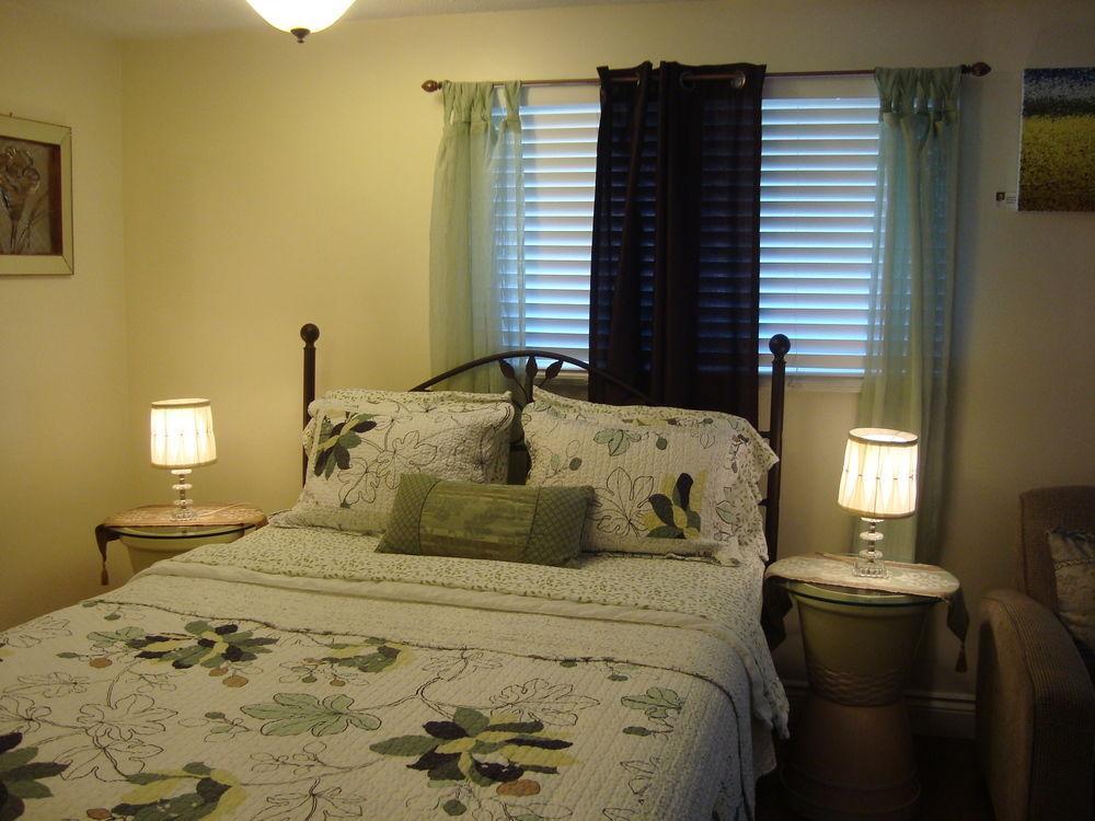 Paddington Place Bed & Breakfast Ошава Экстерьер фото
