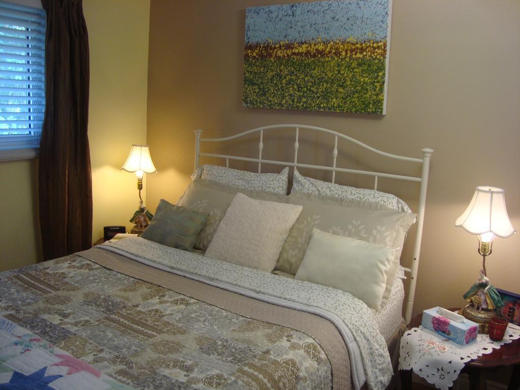 Paddington Place Bed & Breakfast Ошава Экстерьер фото