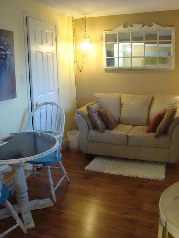 Paddington Place Bed & Breakfast Ошава Экстерьер фото