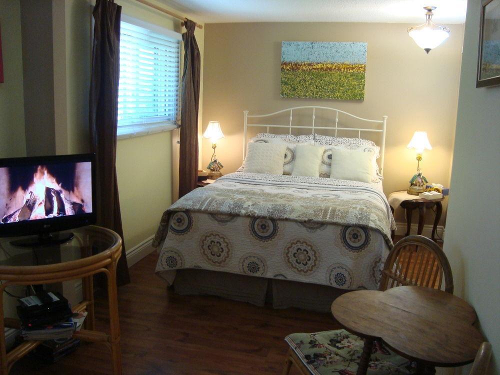 Paddington Place Bed & Breakfast Ошава Экстерьер фото