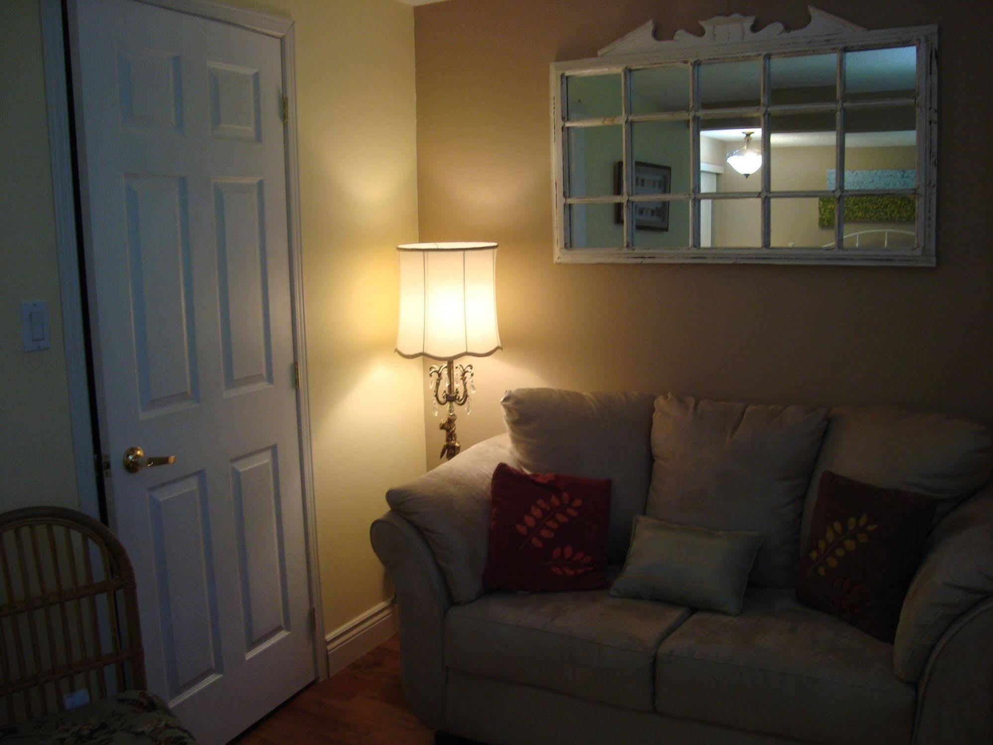 Paddington Place Bed & Breakfast Ошава Экстерьер фото