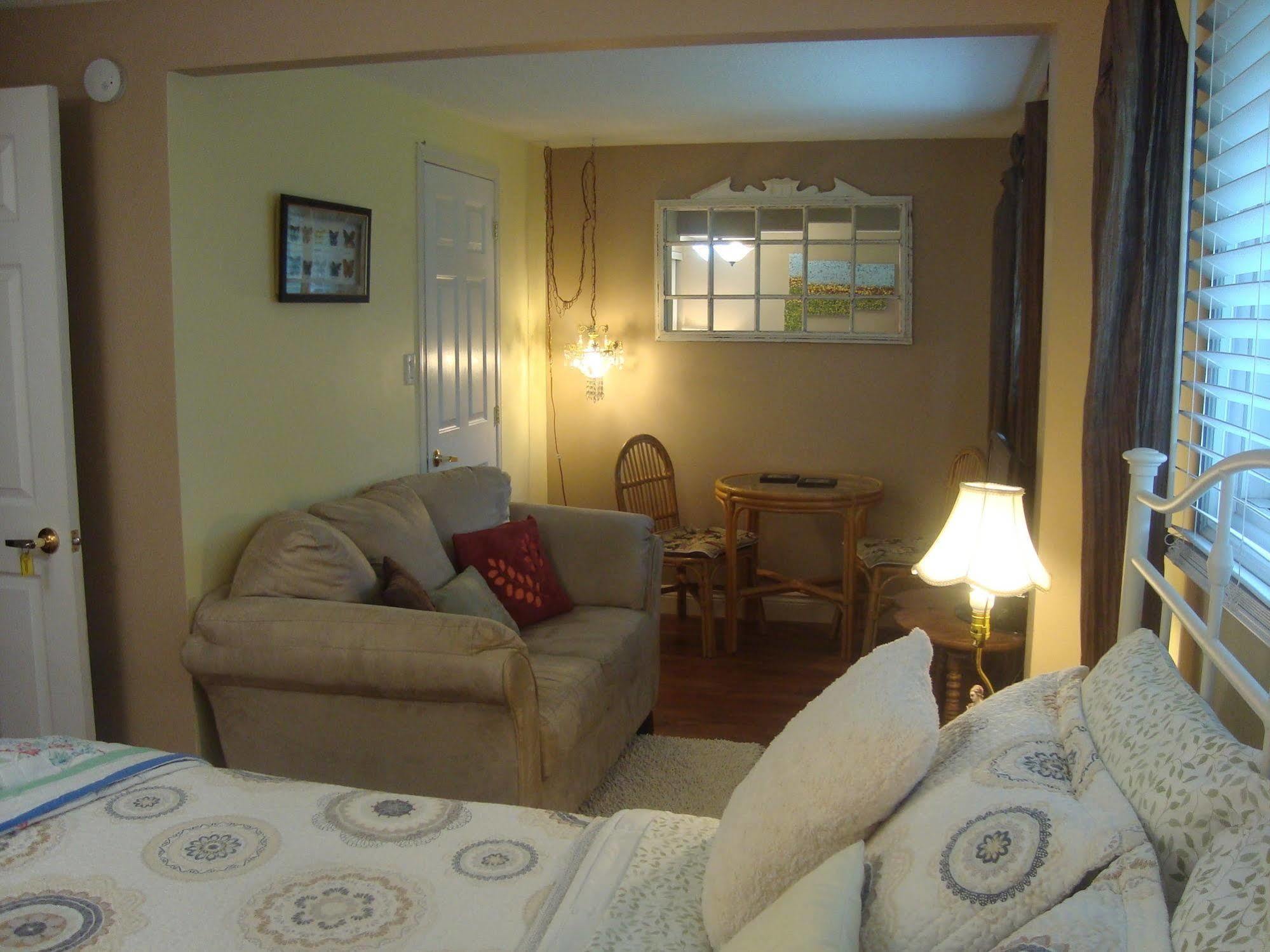 Paddington Place Bed & Breakfast Ошава Экстерьер фото