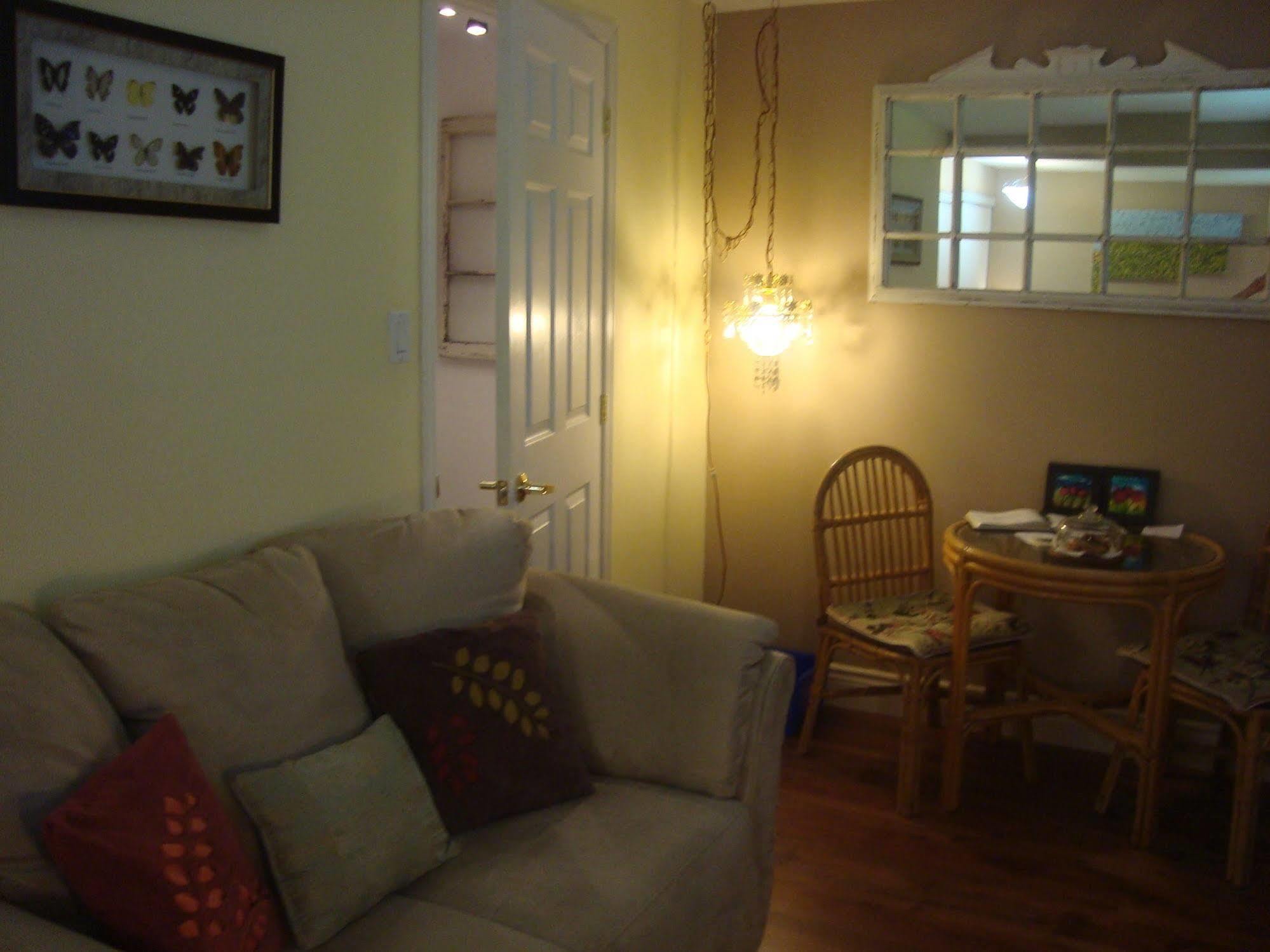 Paddington Place Bed & Breakfast Ошава Экстерьер фото